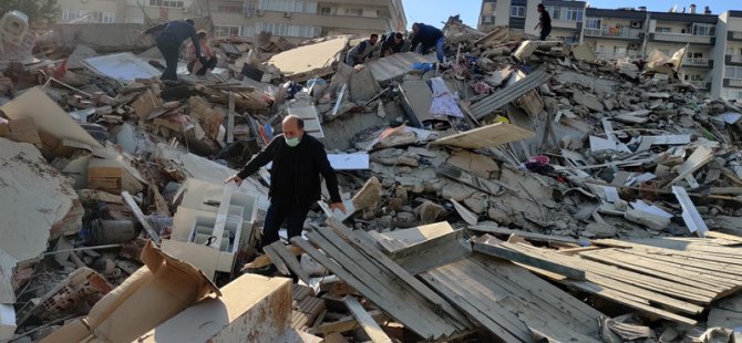 İzmir'de 6,6 büyüklüğünde deprem; 12 kişi hayatını kaybetti, yaralı sayısı 419'a yükseldi!