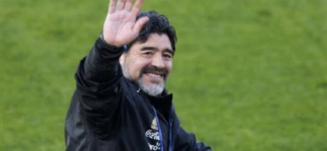 Doktorunun, Maradona'nın imzasını taklit ettiği ortaya çıktı