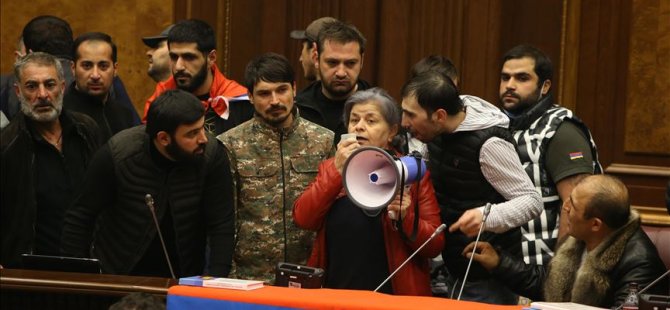 Ermenistan'da 'Kadife Devrim' Süreci Sona Mı Eriyor?