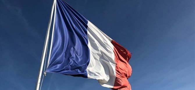 Fransa’da Mahkeme, Lise Öğrencilerine Yönelik ‘Ayrımcı Kimlik Kontrolü’ Nedeniyle Devleti Tazminata Mahkum Etti