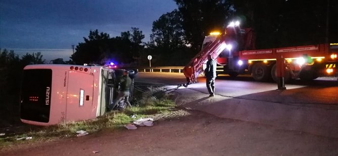 Mersin'de Polisleri Taşıyan Midibüs Devrildi: 1 Şehit, 4 Yaralı