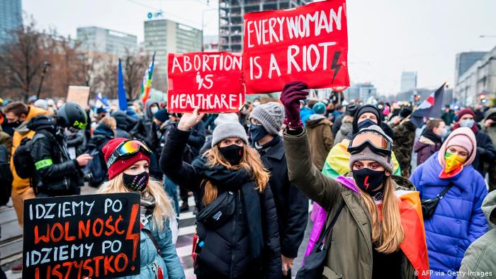 Polonya'da kürtaj yasağı protestoları sürüyor