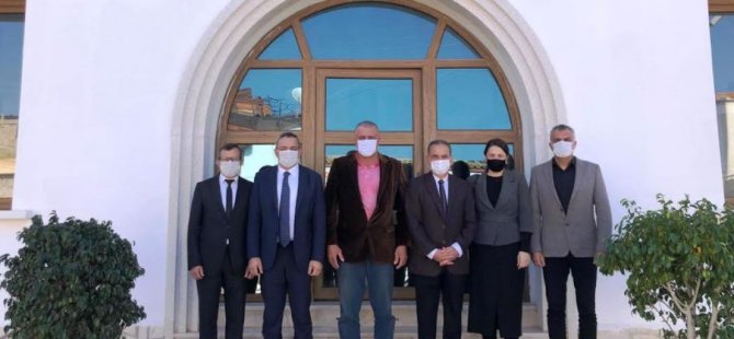Yakın Doğu Koleji Yönetim Kurulu Üyeleri Esentepe Belediye Başkanı Cemal Erdoğan’ı  Ziyaret Etti
