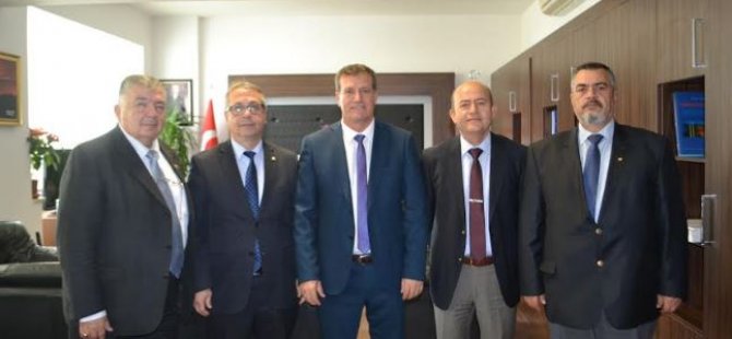 Ο Arıklı δέχεται την αντιπροσωπεία της Εθνικής Ολυμπιακής Επιτροπής της ΤΔΒΚ (MOK)