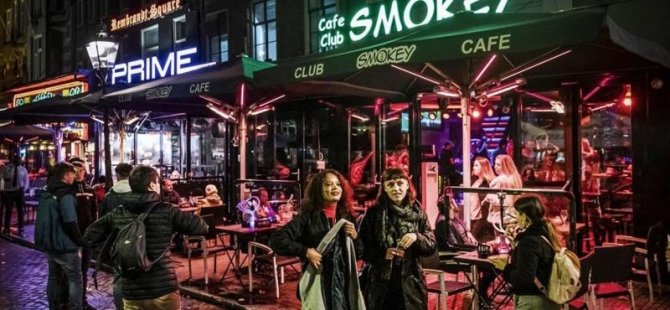 Ο Δήμος του Άμστερνταμ ετοιμάζεται να απαγορεύσει την είσοδο ξένων τουριστών σε καφέ που πωλούν κάνναβη