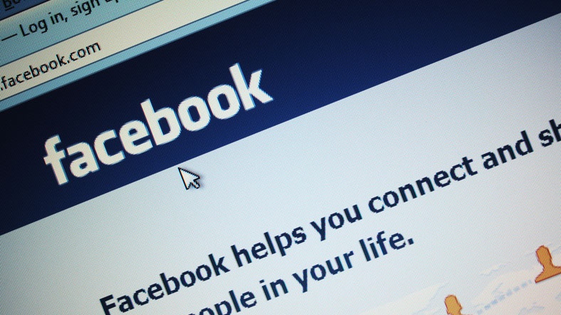Facebook’tan hakarete ceza
