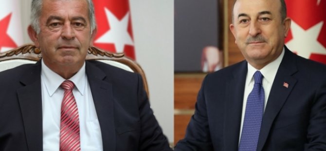 Ο Τούρκος υπουργός Εξωτερικών Çavuşoğlu συγχαίρει τον Sennaroğlu