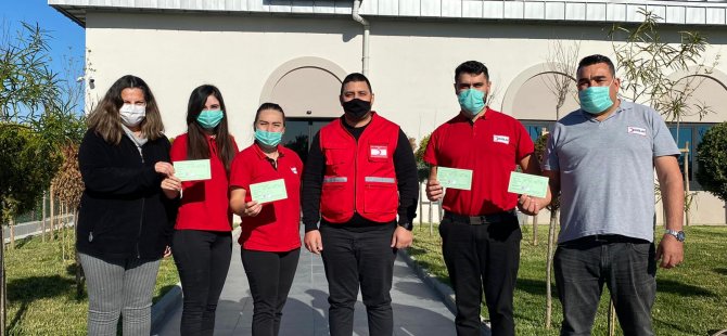 Kuzey Kıbrıs Türk Kızılayı Kan Hizmetleri Birim ekibi KOVİD-19 aşısı yaptırdı