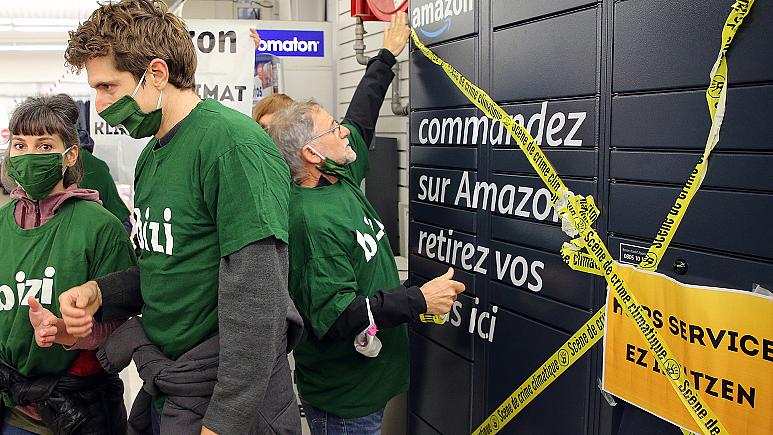 Fransa'da çevreciler ve kapitalizm karşıtları Amazon'u protesto etti