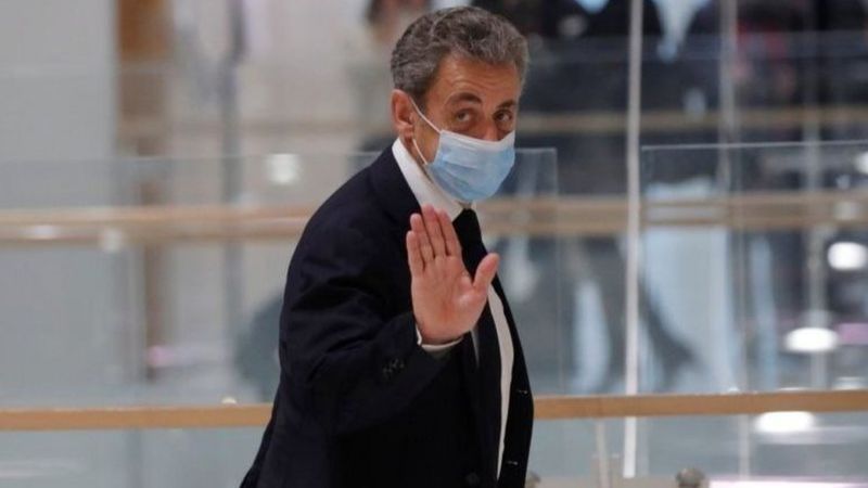 Nicolas Sarkozy: Eski Fransa Cumhurbaşkanı 2 yılı ertelemeli 3 yıl hapis cezası aldı, elektronik kelepçe takılabilir