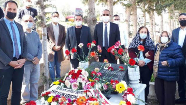 Ο Berberoğlu εορτάστηκε στην αρχή του τάφου του