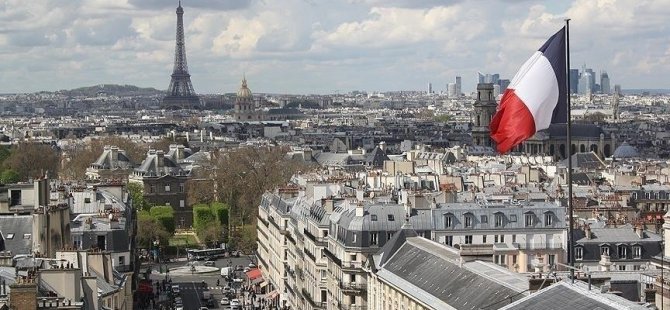 Fransa’da ayrımcı tasarıya ibadeti yasaklayan madde eklendi