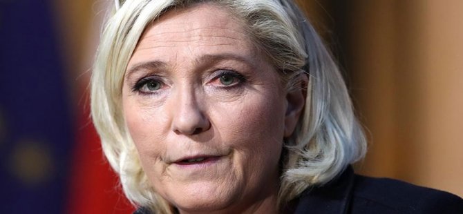 Η ακροδεξιά της Γαλλίας Marine Le Pen ανακοινώνει την υποψηφιότητά της για τις προεδρικές εκλογές του 2022