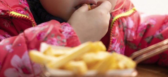 Η συναισθηματική τάση υπερβολικής κατανάλωσης μπορεί να οδηγήσει σε παχυσαρκία σε παιδιά των οποίων η ενέργεια που καταναλώνεται κατά τη διάρκεια της επιδημίας μειώνεται
