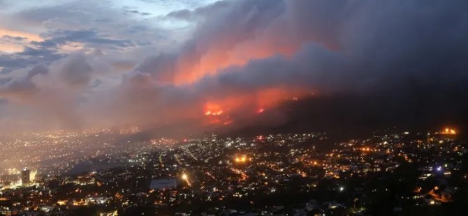 Cape Town'daki yangın kontrolden çıktı: 4 bin öğrenci tahliye edildi