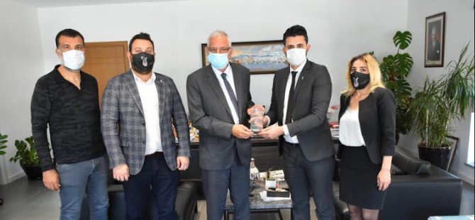 KKTC Beşiktaş Taraftarları Derneği Girne Belediyesi’ne Nezaket Ziyareti Gerçekleştirdi
