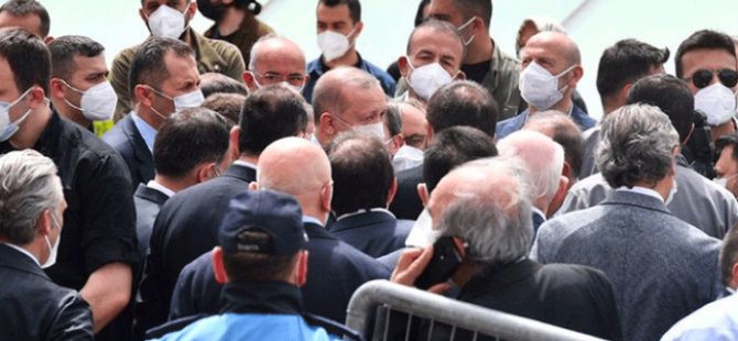 Erdoğan, tam kısıtlamada kalabalık bir grupla Ümraniye Belediye Başkanı'nın babasının cenaze namazına katıldı