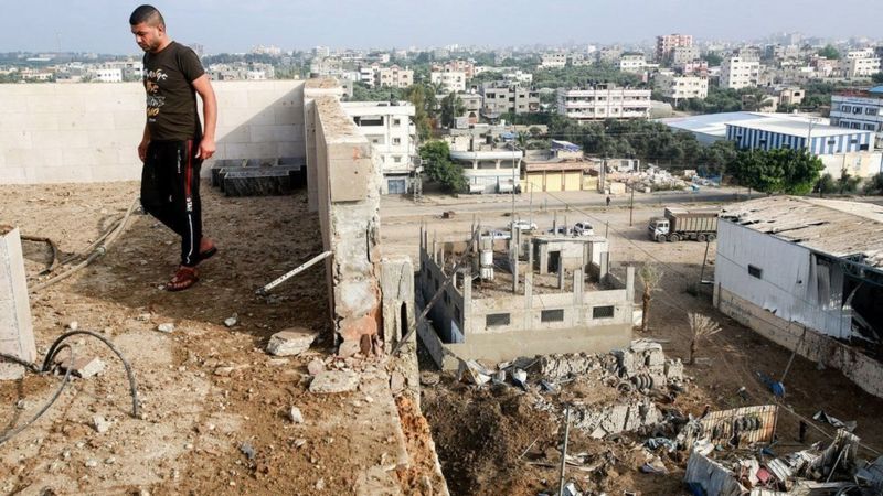 Gazzeliler, İsrail'in saldırılarını anlatıyor: 'Burada güvenli bir yer yok, evde oturup dua ediyoruz'