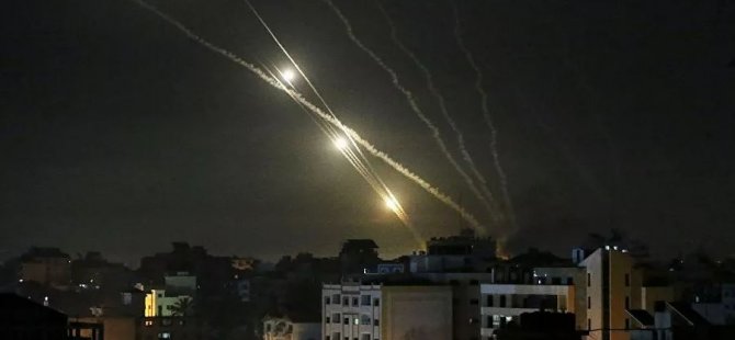 İsrail, Gazze'de uluslararası televizyonların bulunduğu binayı bombaladı