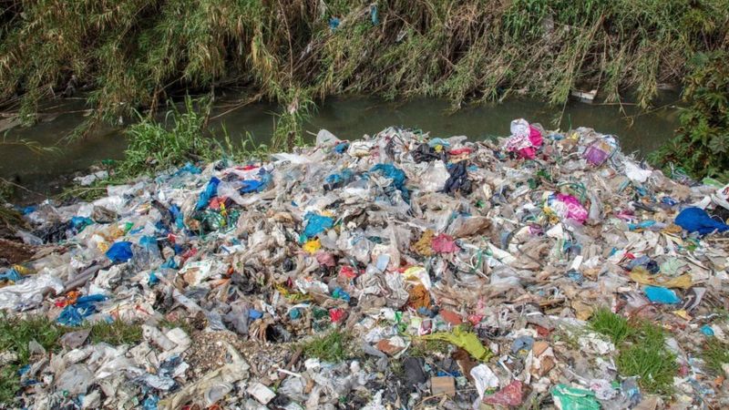 Greenpeace: İngiltere'deki plastik atıkların yaklaşık yüzde 40'ı Türkiye'ye ihraç edildi ve yasa dışı yollarla toplanıp yakıldı