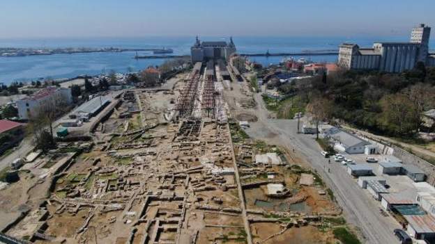 'Körler ülkesi' Kadıköy'ün tarihine ışık tutan Haydarpaşa Garı arkeolojik kazılarında 2400 yıl öncesine ait yapı kalıntısı bulundu