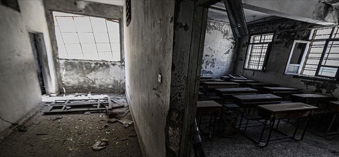 Esed rejiminden Ebrar kampında Mescit ve okula saldırı