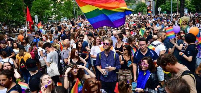 AİHM Romanya'yı LGBT davasında mahkum etti