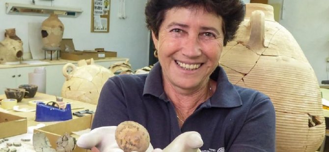 Arkeologlar, Bin Yıldır Bozulmamış Tavuk Yumurtası Buldu: Yumurta 'Yanlışlıkla' Kırıldı