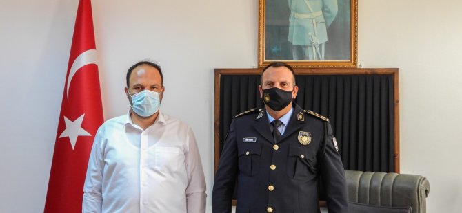 Belediye Başkanı Sadıkoğlu, İskele Polis Müdürü Karagil’i Ziyaret Etti