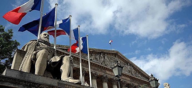 Fransa’da okuduğu ayet 'Cumhuriyet değerlerine aykırı' görülen imamın görevine İçişleri Bakanı'nın emriyle son verildi