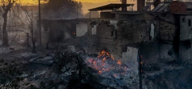 Antalya'daki yangın sürüyor | 3 kişi yaşamını yitirdi; Manavgat Belediye Başkanı, 7-8 mahallenin 'tamamen yok olduğunu' açıkladı