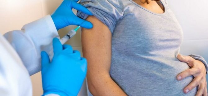 Uzmanlar, COVID aşısı yaptırmayan hamile kadınlar için endişeli