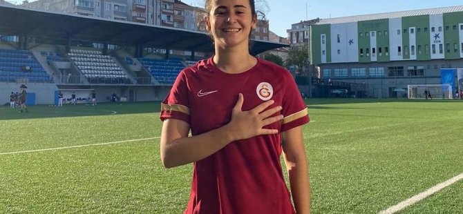 İlk Kıbrıslı Türk kadın futbolcu Galatasaray Futbol Kulübüne profesyonel olarak imza attı.