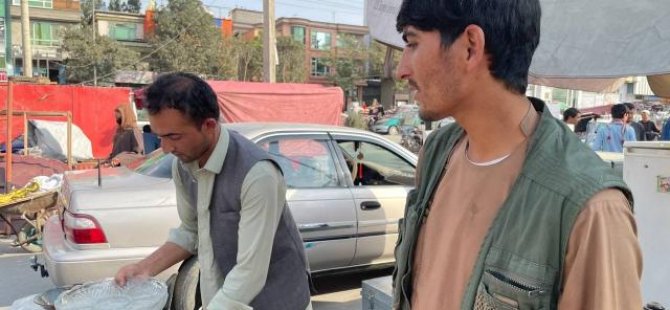 ABD’ye çalışan Afganlar tahliye için bekliyor