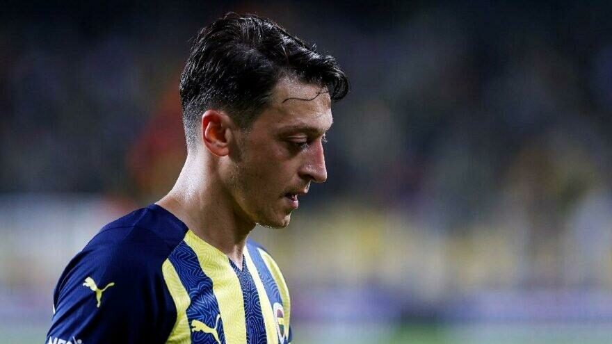 Kritik maç öncesi Mesut Özil şoku!
