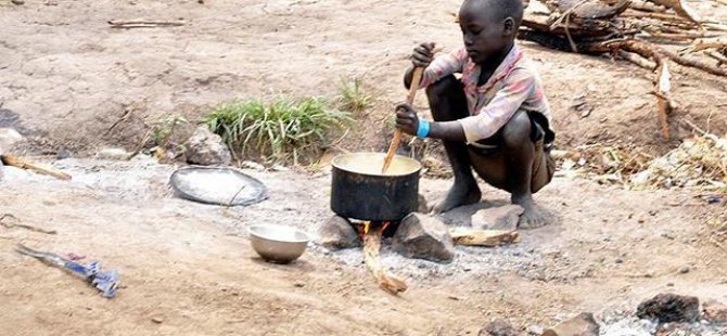 Kenya'da 200 bin kişi günde bir öğün yemek tüketebiliyor