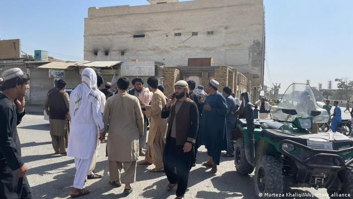 Afganistan'da camiye intihar saldırısı