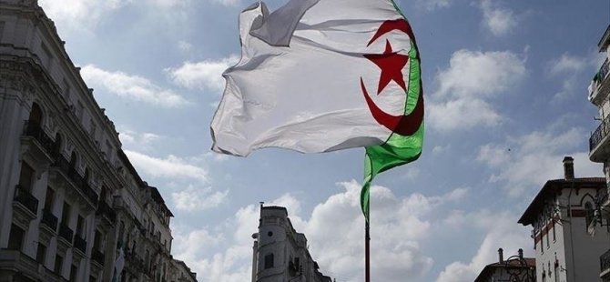 Fransa, Cezayir'i Sömürgeleştiremediği İçin Yeniden Tarih Kurgulamak İstiyor