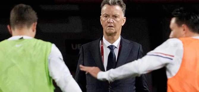 Hollanda, kritik Norveç maçına Louis van Gaal'siz çıkacak