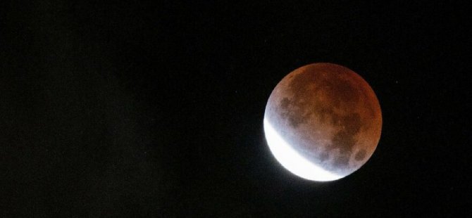 580 Yılın En Uzun Ay Tutulması Başladı