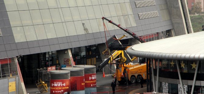 Galatasaray Nef Stadı’nda felaketin eşiğinden dönüldü!