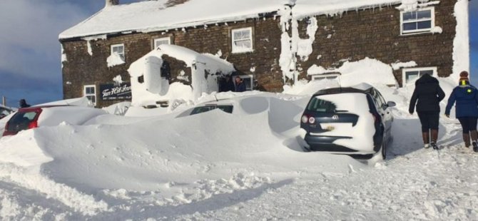 İngiltere'de kar fırtınası nedeniyle 61 kişi, üç gündür bir pubda mahsur!
