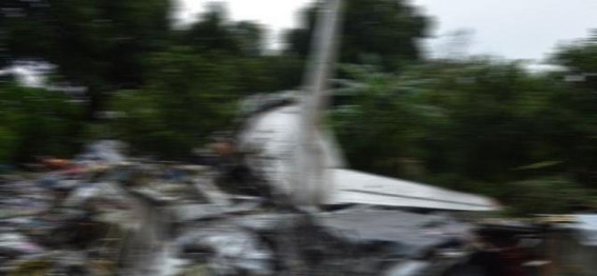 El Salvador'da Askeri Uçak Düştü: 3 Ölü