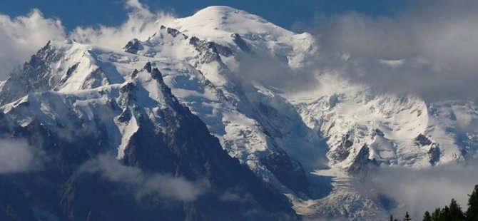 Dağcının, Mont Blanc’ta bulduğu değerli taşların yarısı ona ödül olarak verildi