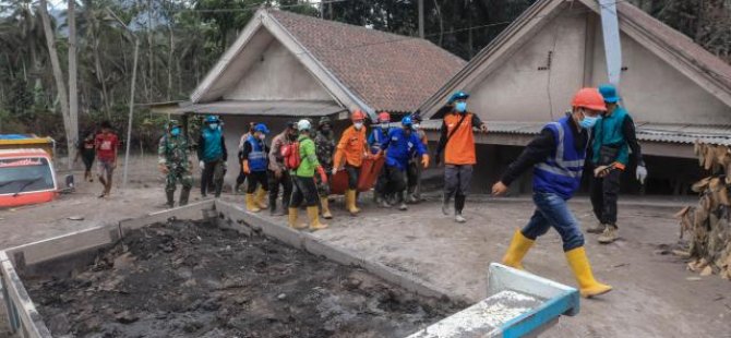Endonezya'da yanardağın patlaması sonucu can kaybı 14'e çıktı