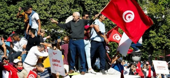 Tunus’ta Devrimin 11. Yılında Halk Sokaklara İndi