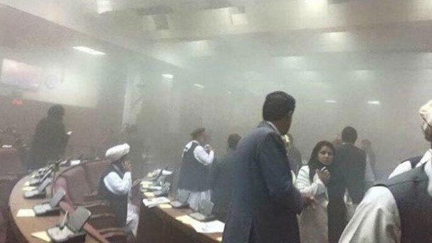 Afgan parlamentosuna intihar saldırısı