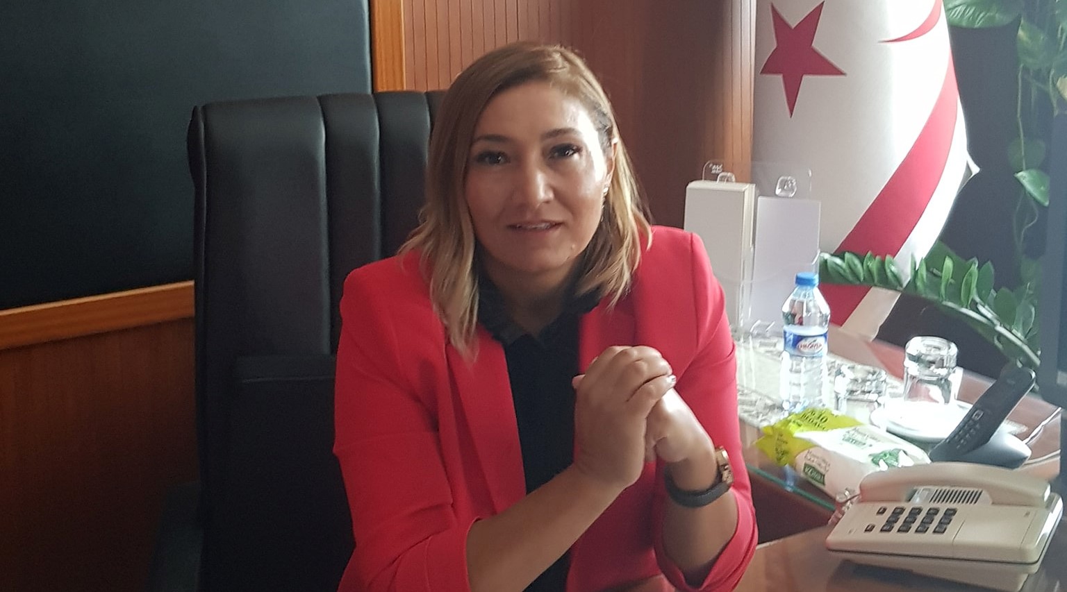 UBP İskele Milletvekili Adayı Av. Yasemin Öztürk- Adaylarla 5 soru 5 cevap