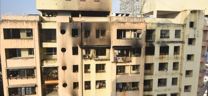 Hindistan'ın Mumbai Kentinde 20 Katlı Binada Çıkan Yangında 7 Kişi Öldü