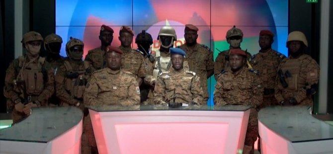Burkina Faso'da Asker Yönetime El Koydu
